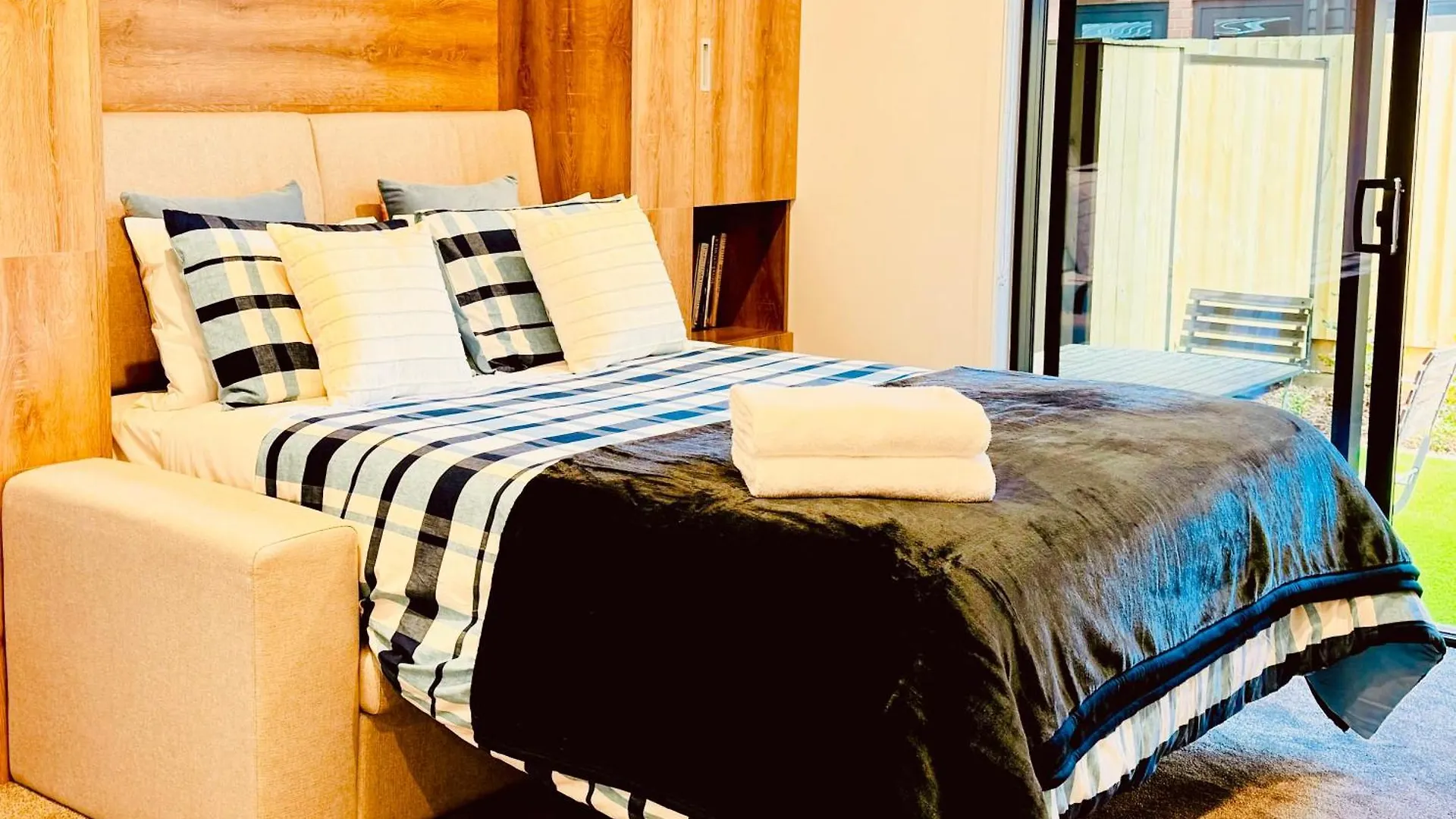 Central Christchurch Heartstay Studio